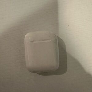 Apple AirPods Generation 1